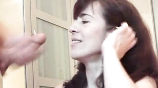 Hubby ejaculates on wifes face and in her mouth